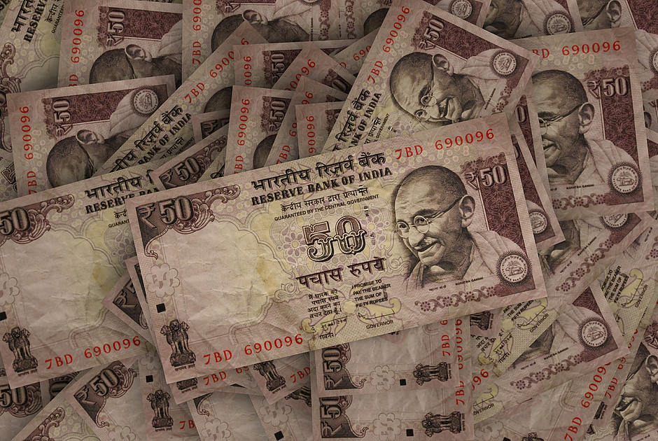 USD/INR edges lower ahead of Indian CPI data